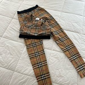 Burberry activewear set